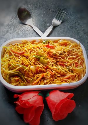 ভেজ চাইনিজ চাউমিন(veg chinese chow mein recipe in Bengali) রেসিপির প্রধান ছবি
