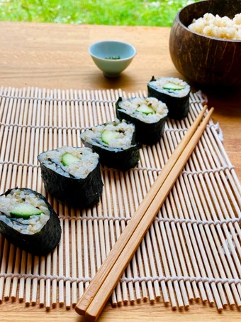 Easy Ways Make|Recipe} Cucumber and Wasabi Brown Sushi Rolls, Can Pamper Your Tongue
