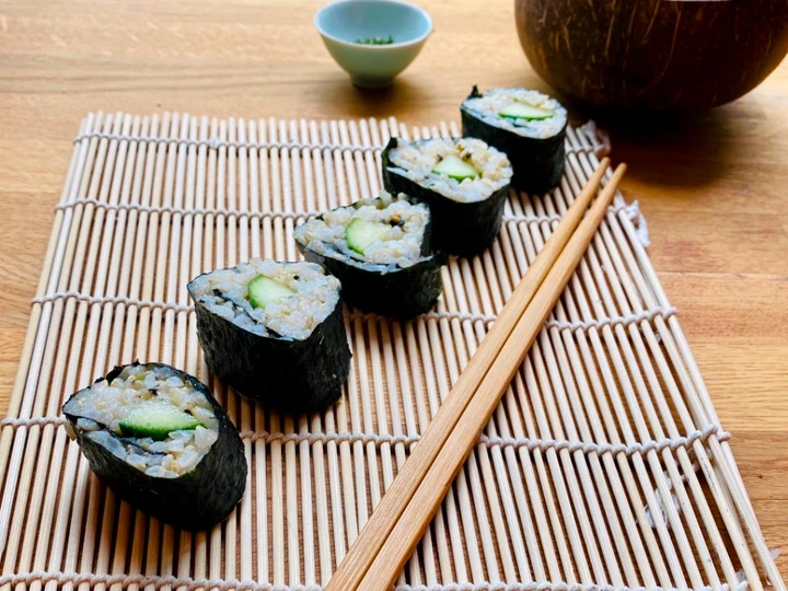 Easy Ways Make|Recipe} Cucumber and Wasabi Brown Sushi Rolls, Can Pamper Your Tongue
