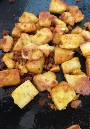 A picture of Kurmura paneer.