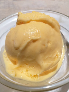 A picture of Mango ice cream.