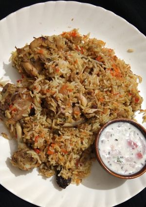 चिकन बिरयानी (Chicken Biryani recipe in hindi) रेसिपी मुख्य फोटो