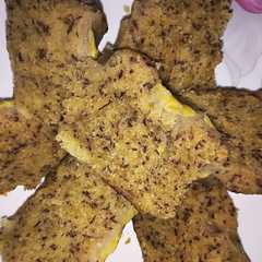 A picture of Kek pisang berenang-renang.