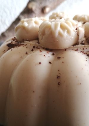 Una foto de Gelatina de mazapán 🍮🥜