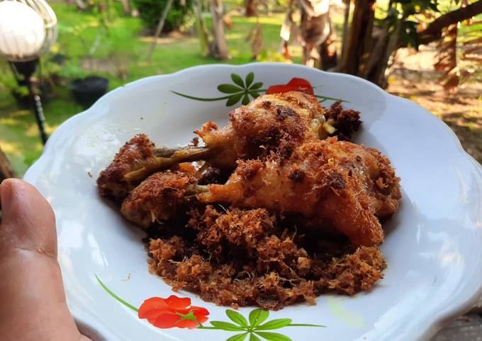 Ayam goreng lengkuas