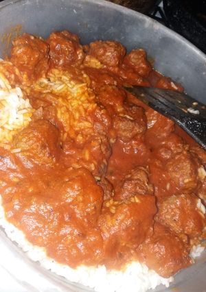 Una foto de Albóndigas con arroz