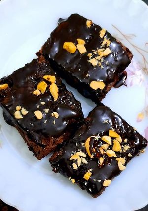 A picture of Chocolate brownie 😋😋.
