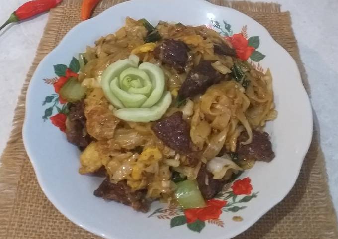 Kwetiaw goreng daging sapi