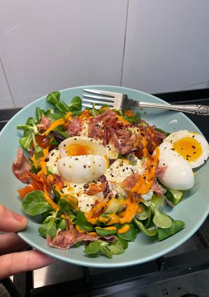 Una foto de Ensalada poché proteica