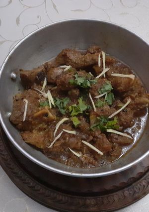 A picture of Bhona Gosht.