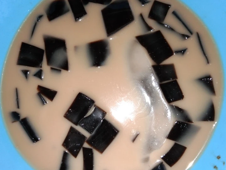 Cara Mudah Membikin Resep Es capucino cincau simpel yang Menggugah Selera Anti Ribet, Lezat Sekali