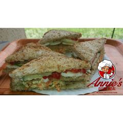 A picture of How to make a Club sandwich.