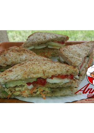 A picture of How to make a Club sandwich.