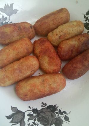 A picture of Fried Sweet Potatoes with cheese filling.