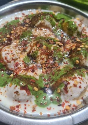 A picture of Dahi vada.