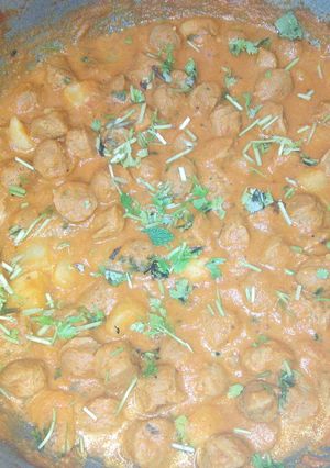 A picture of Mazedaar Soyachunk Aloo Makhini.
