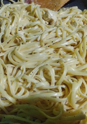 Una foto de Pasta en salsa blanca con pollo