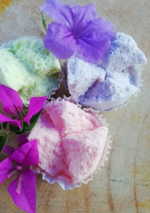 A picture of Pastel Steamed Cupcakes.