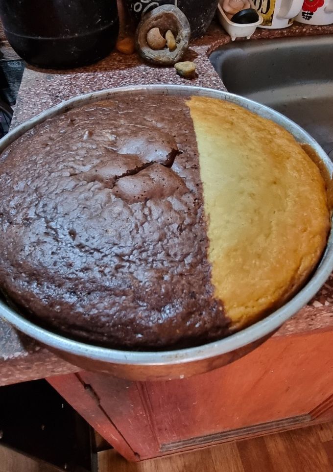 Una foto de Torta mixta! Chocolate y vainilla😋