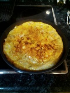 Una foto de Tortilla de calçots