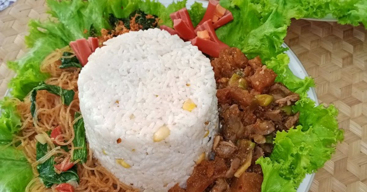 Tumpeng Nasi Uduk Peda