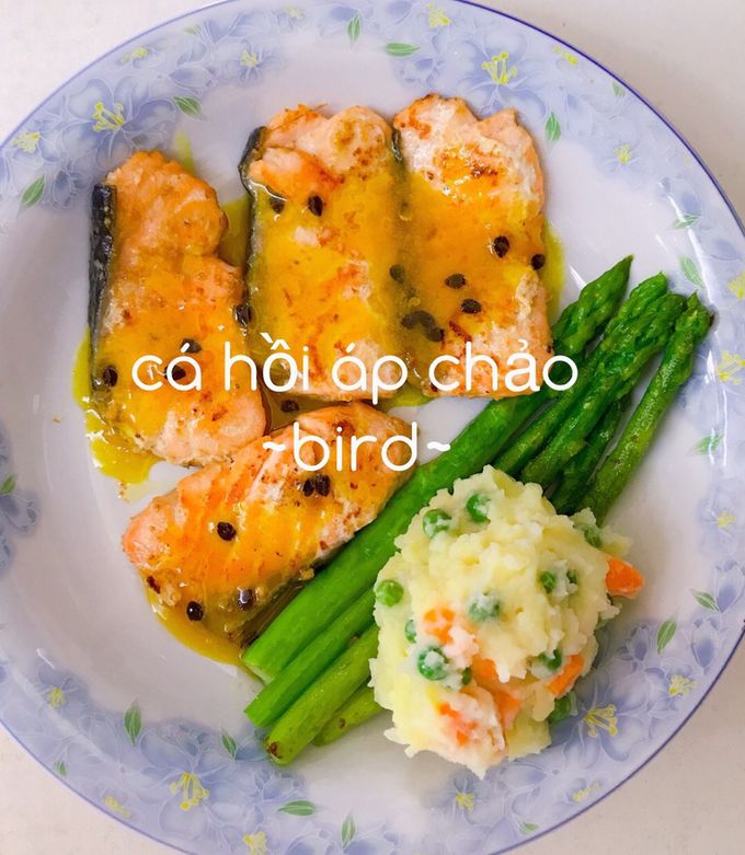 Hình của món Cá Hồi áp chảo sốt Chanh Dây 🍋🍋.