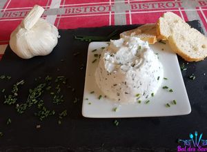 Une photo de Boursin Chèvre Ail/Poivre/Ciboulette