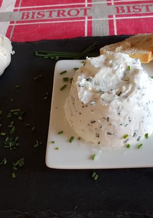 Une photo de Boursin Chèvre Ail/Poivre/Ciboulette
