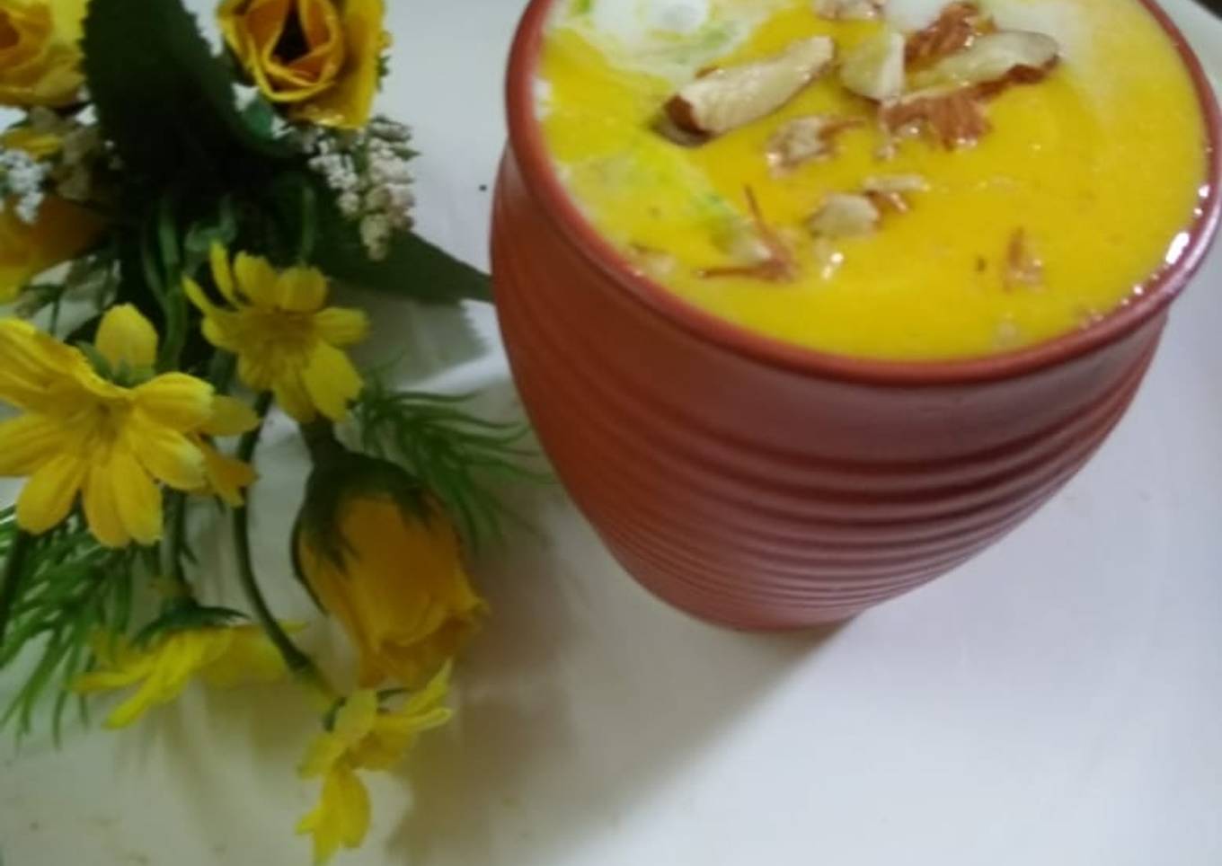Mango lassi
