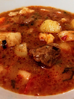A picture of Gulyásleves (Goulash Soup).