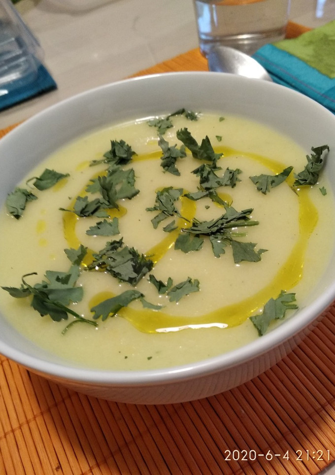Una foto de Gazpacho de pepino y manzana