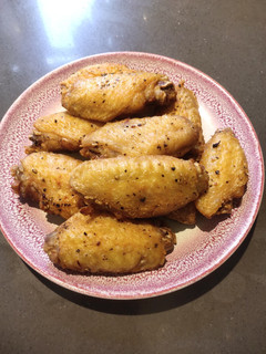A picture of Fried Wings.