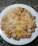 Revuelto de huevos y panchos