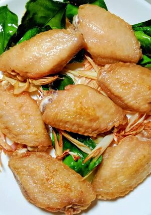 รูปของ ปีกไก่ทอดสมุนไพร