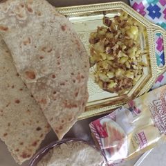 A picture of Roghani Roti Anday ka Halwa.