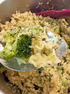 Una foto de Pasta con pesto de brócoli