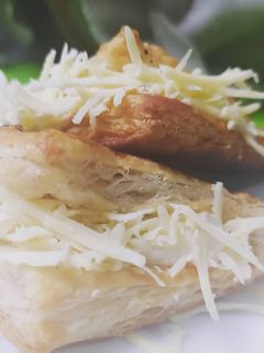 صورة لوصفة مملحات مورقة على شكل مثلث 🥟