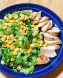 Salad ức gà nướng nồi chiên không dầu