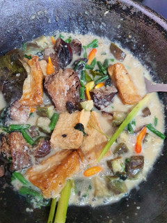 Foto resep Mangut tuna asap + tahu