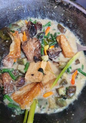 Foto resep Mangut tuna asap + tahu