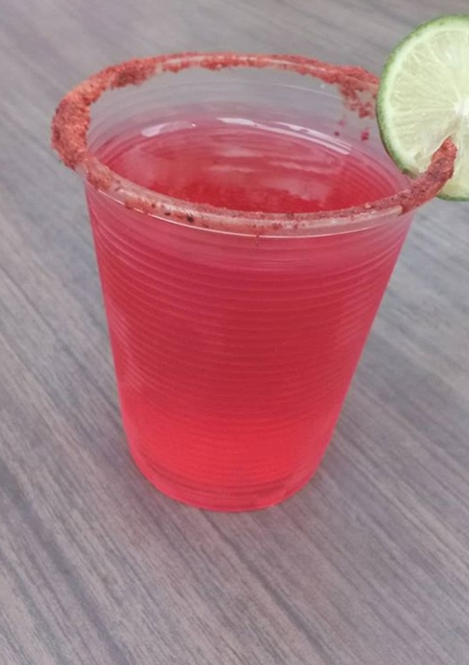 Una foto de Gelatina con tequila o jello shots