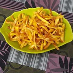 Homemade jackfruit chips A picture of Homemade jackfruit chips.