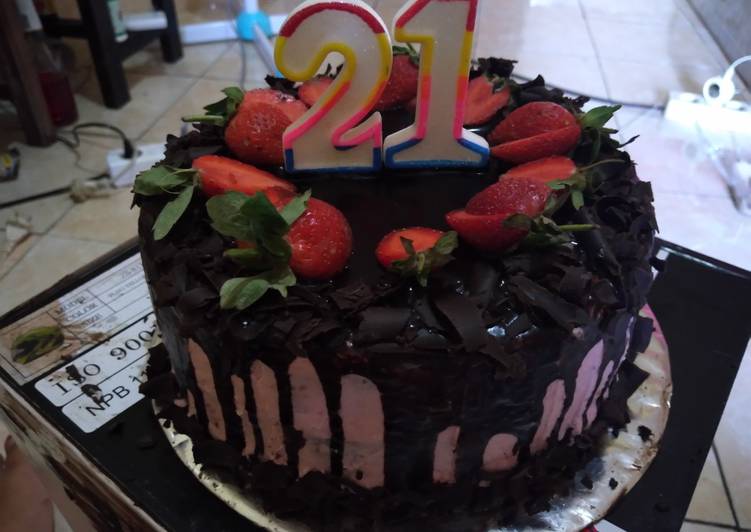 Kue tart strawbery brownis ala anak kos