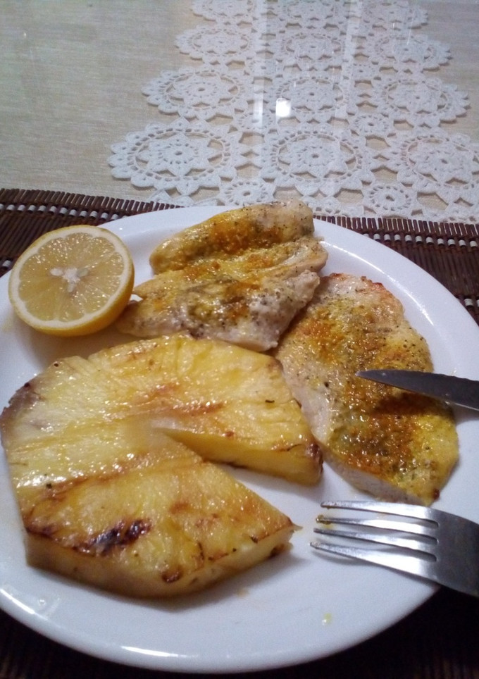 Una foto de Cena rápida: pechuga a la plancha con piña