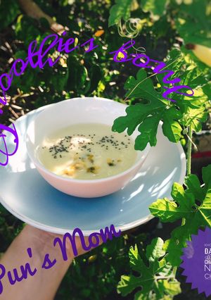 Hình của món Smoothies bowl(khoai lang, đậu gà, nho, chanh leo, chuối).