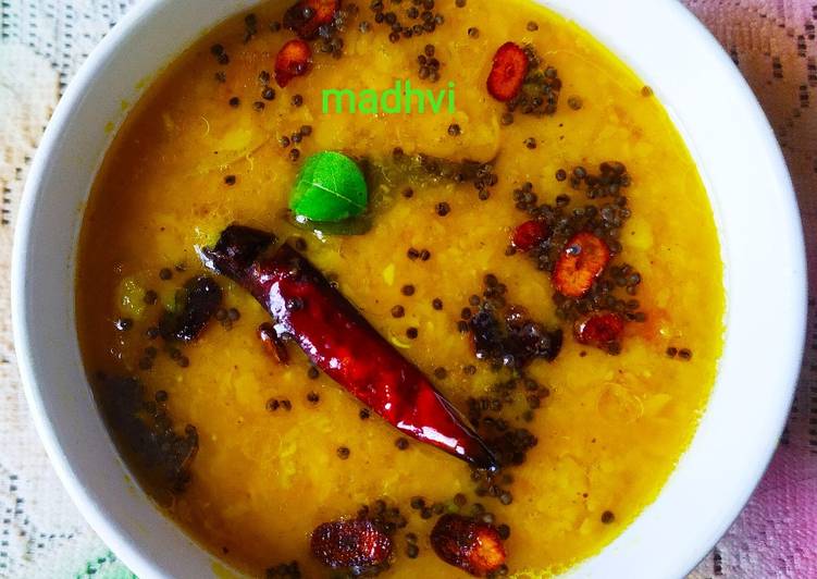 Get Breakfast of Hyderabadi Khatti Dal (Sour Lentils)