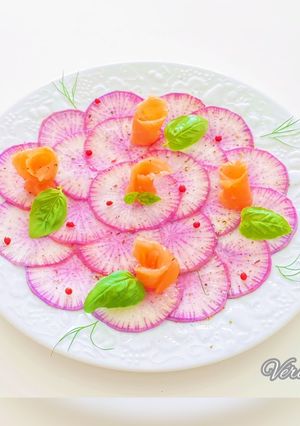 Une photo de Carpaccio de radis au saumon fumé