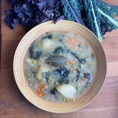 Kale and Vegetable Green Soup 🥬💚🌱 A picture of Kale and Vegetable Green Soup 🥬💚🌱.