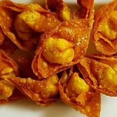 A picture of Fried Dumpling (Pangsit Goreng).