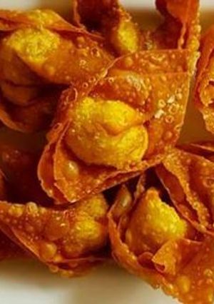 A picture of Fried Dumpling (Pangsit Goreng).